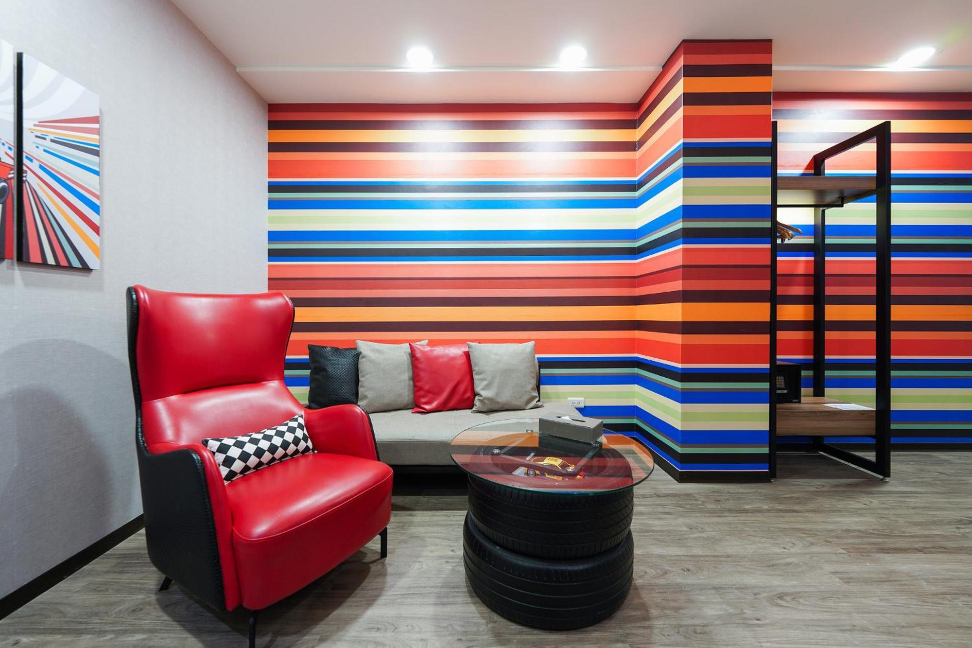 Holiday Garden Hotel Skm Park Kaohsiung Rum bild